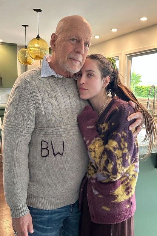 «A decrepit and feeble old man😟: A new photo of 68-year-old Bruce Willis upsets fans too much».😱