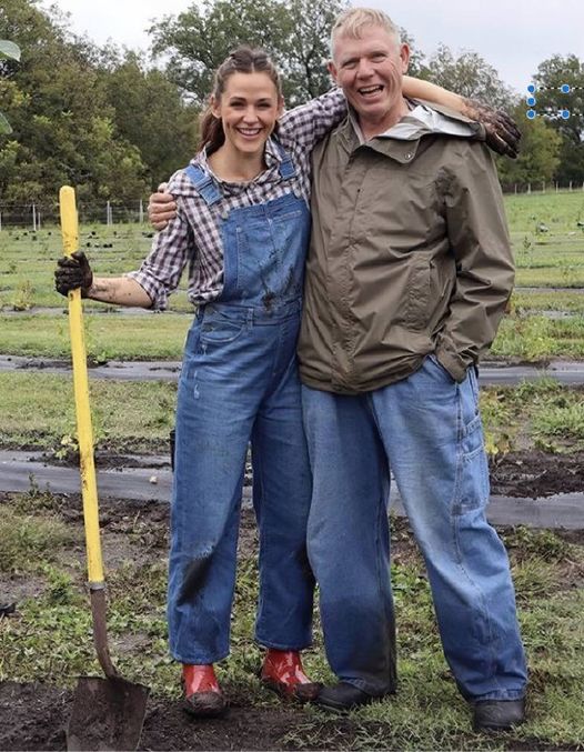 Jennifer Garner surprises dad with birthday gift from 1948 – and ...