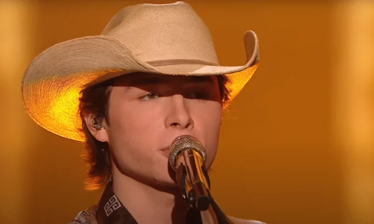 John Foster Moves the Crowd as He Dedicates Emotional Rendition of “Believe” to His Mom