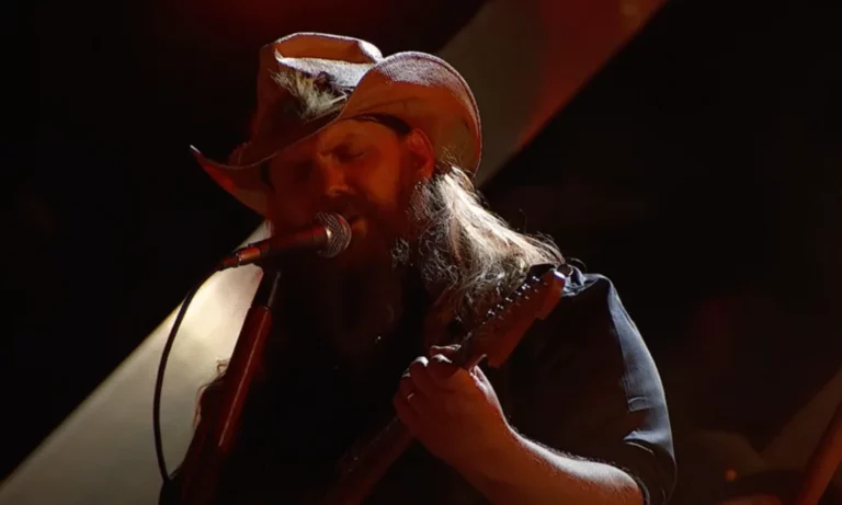 Chris and Morgane Stapleton Deliver Intimate Performance of “It Takes A Woman” And Move Reba McEntire to Tears at ACM 2025