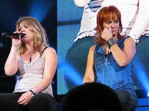 Reba McEntire & Kelly Clarkson Break Down in Tears During Heart-Shattering Duet ‘The Greatest Man I Never Knew’ Leaves Crowd Speechless”