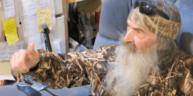 Debut Episode Of “Duck Dynasty: The Revival” Includes Tribute To Phil Robertson